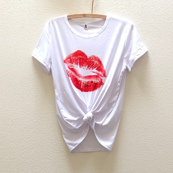 NWOT Lips Graphic Tee White T Shirt XL more like L - Picture 2 of 8
